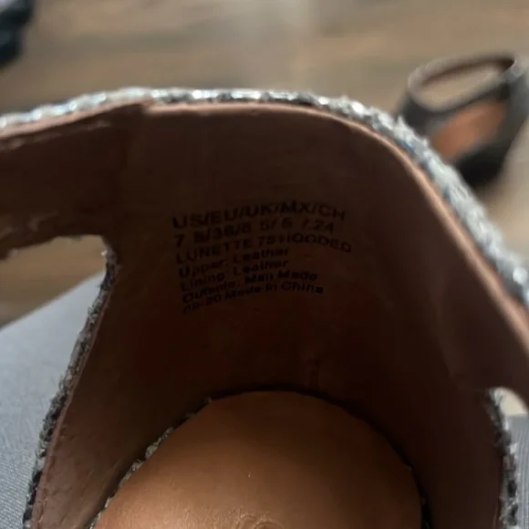 Gentle Souls by Kenneth Cole size 7.5 gray snake print wedge heel shoes - Picture 3 of 6